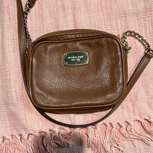 Michael kors crossbody